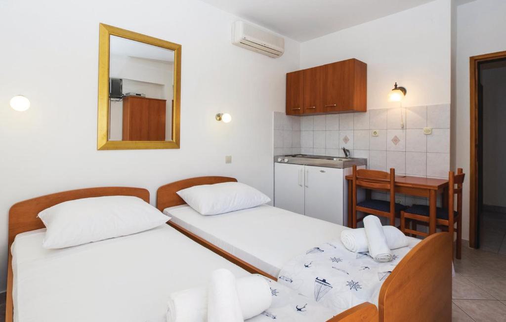 Sunrise Apartments And Studio Apartments 1 Lokva Rogoznica Esterno foto