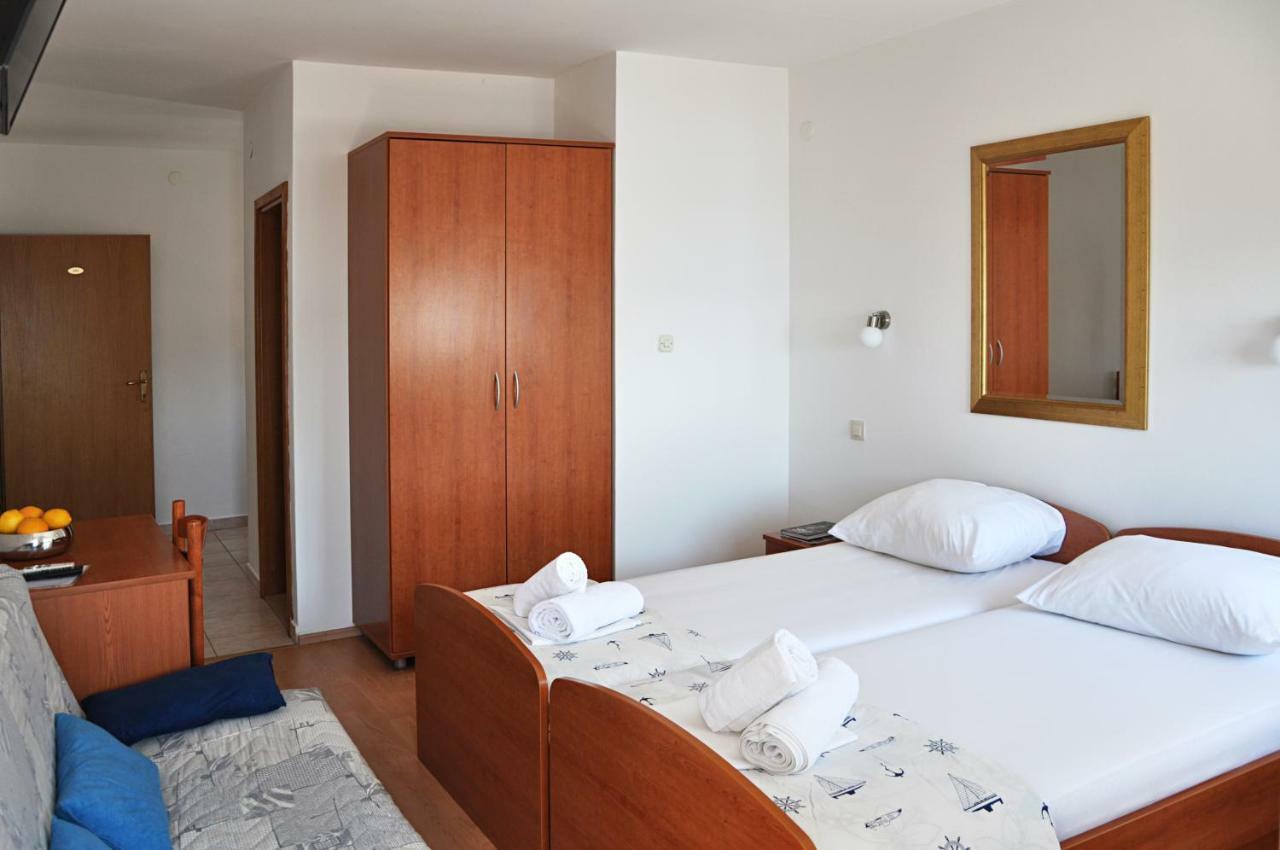 Sunrise Apartments And Studio Apartments 1 Lokva Rogoznica Esterno foto